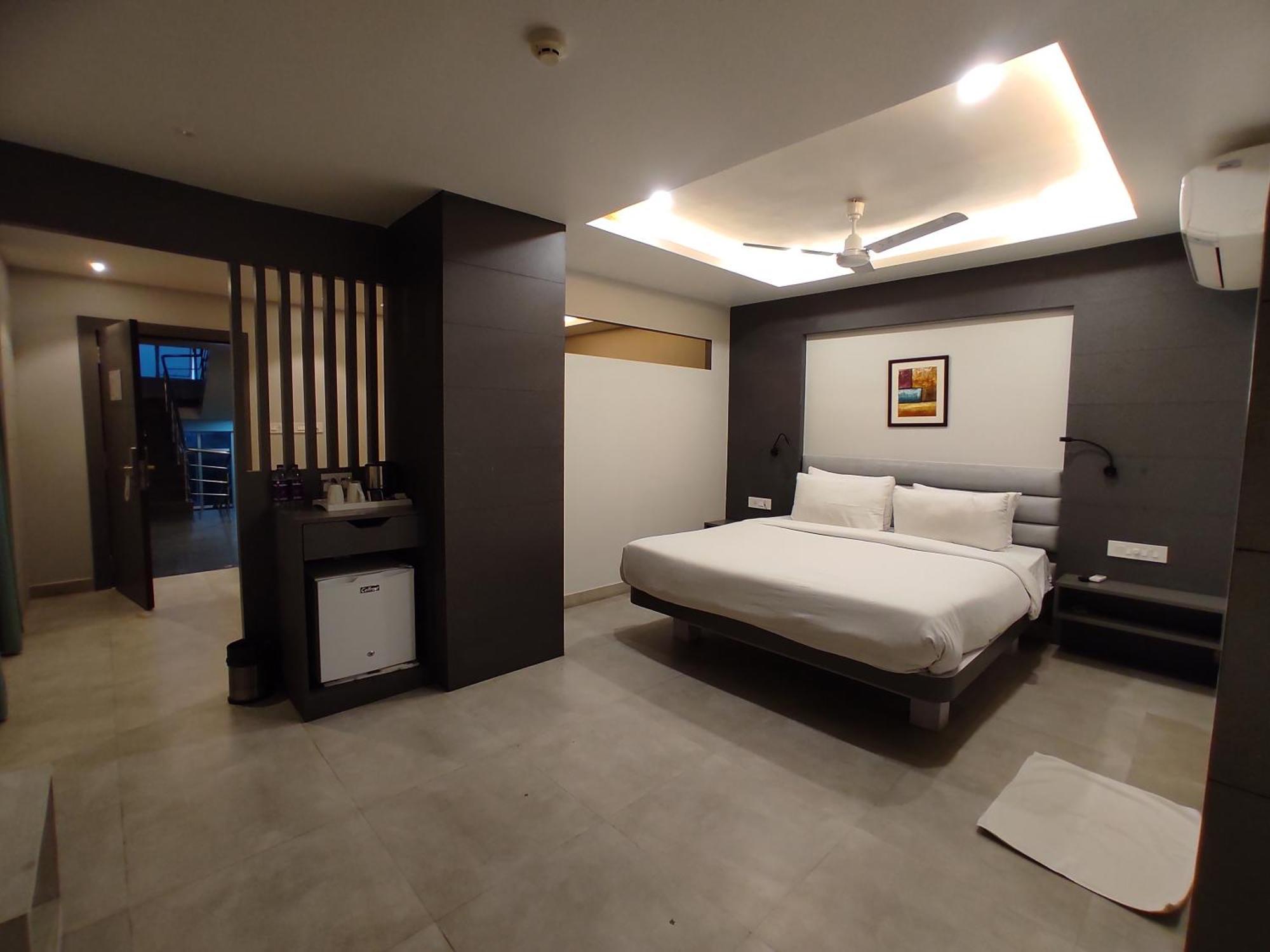 Hotel Rishiraj Nagaon  Exterior foto
