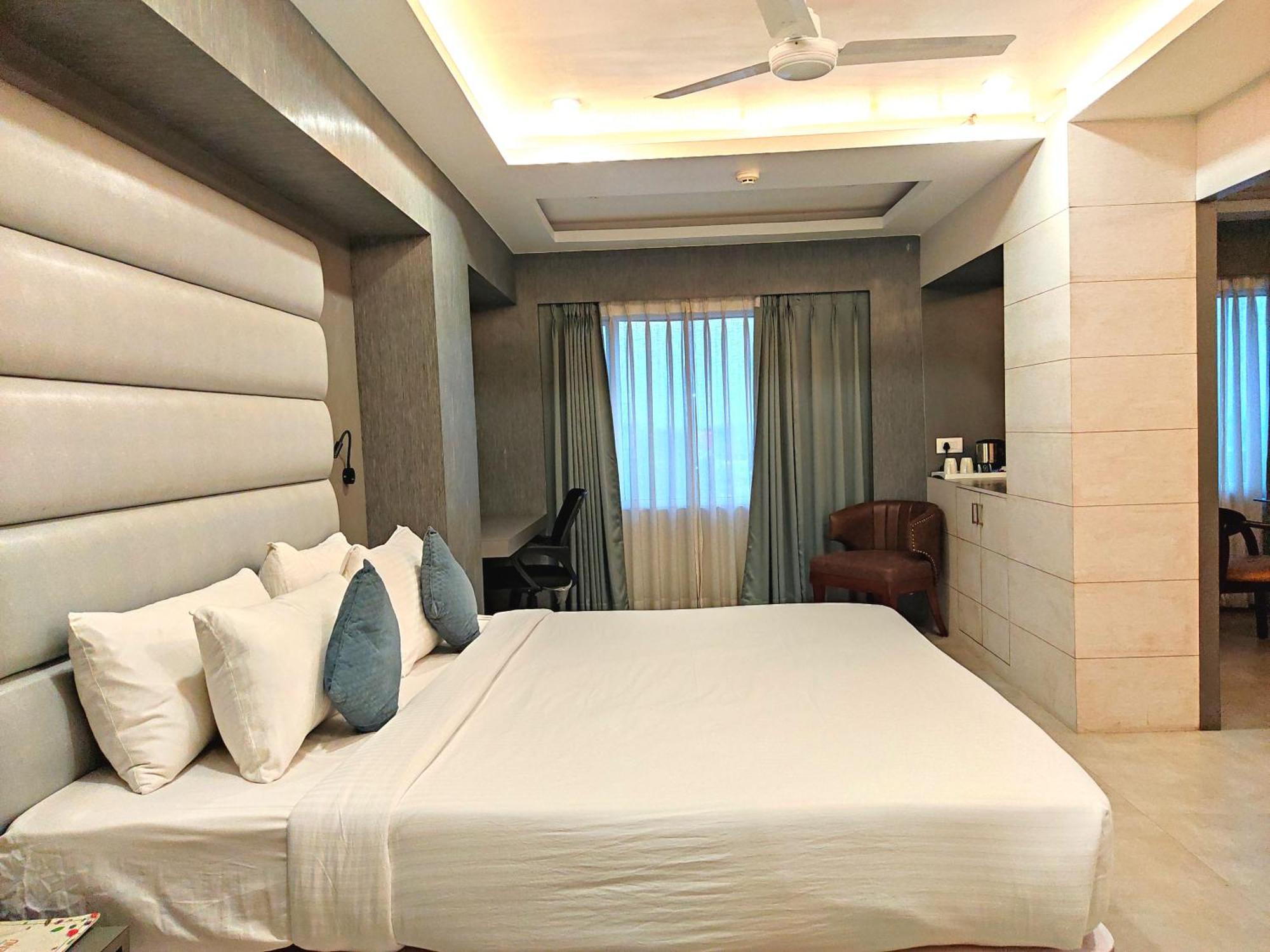 Hotel Rishiraj Nagaon  Exterior foto