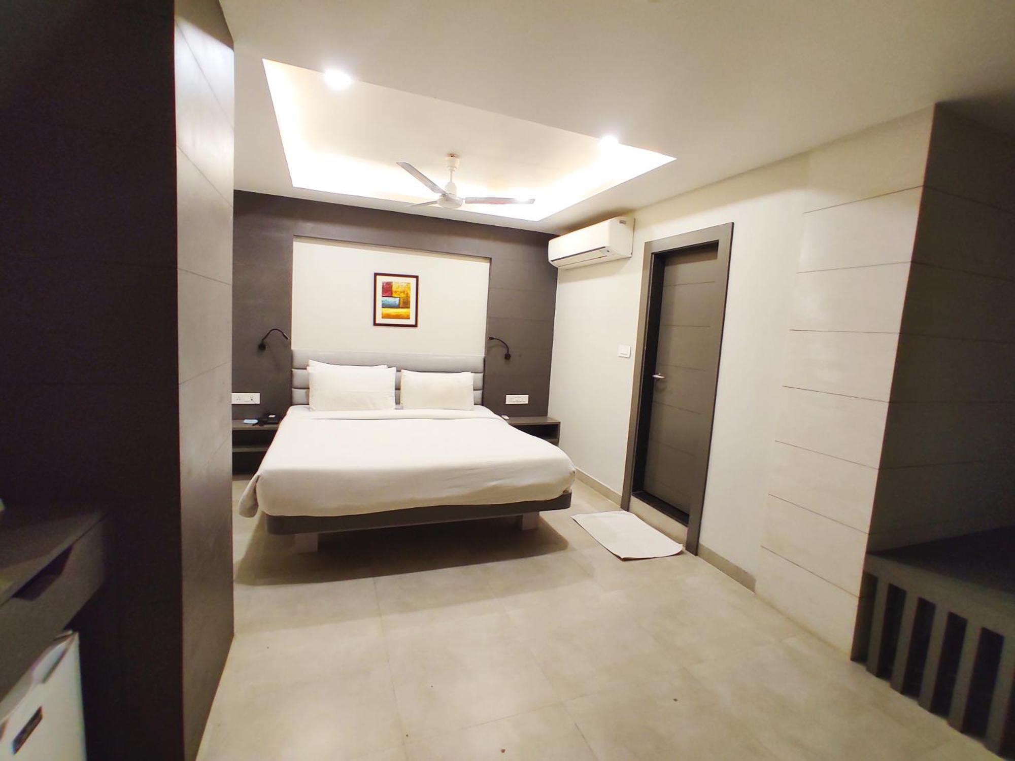 Hotel Rishiraj Nagaon  Exterior foto